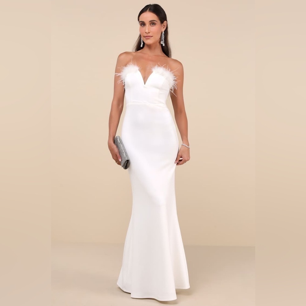 NWT Lulus Extraordinary Glam White Feather Strapless Mermaid Maxi Dress, Large